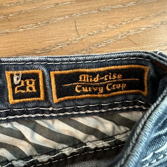 Rock Revival Delara Jeans Mid Rise Curvy Crop Size 28 Inseam 25 Waist Acr 14 1/2 - Picture 4 of 6